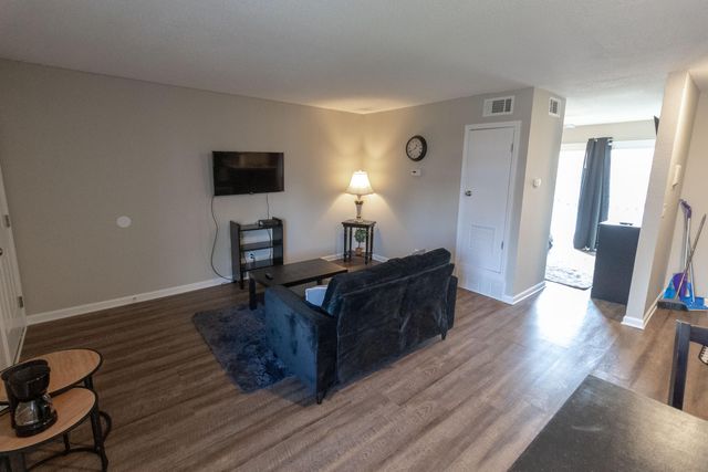 105 N GARTH AVE 54, Columbia, MO 65203