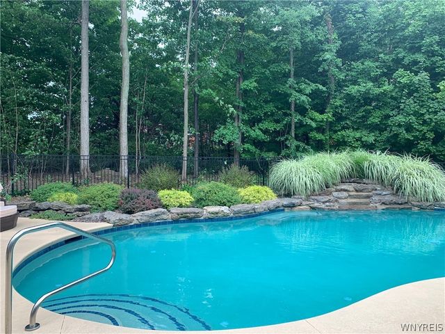 5027 Rockledge Drive, Clarence, NY 14031
