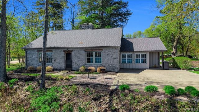 5027 Rockledge Drive, Clarence, NY 14031
