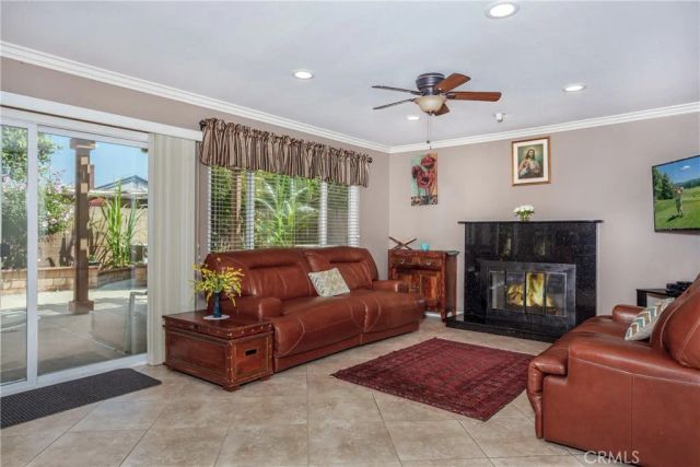 6111 E Calle Pantano, Anaheim, CA 92807