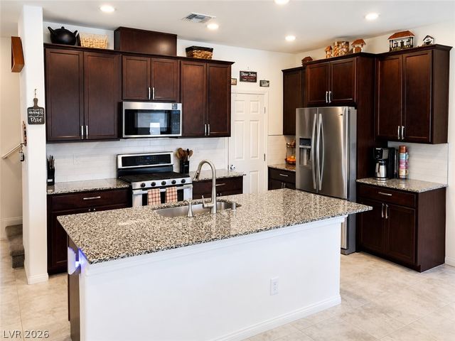 7014 Wildhorse Creek Street, North Las Vegas, NV 89086