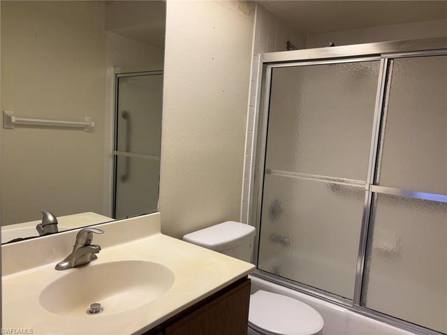6888 Bogey DR, Fort Myers, FL 33919
