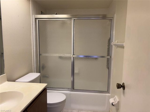 6888 Bogey DR, Fort Myers, FL 33919