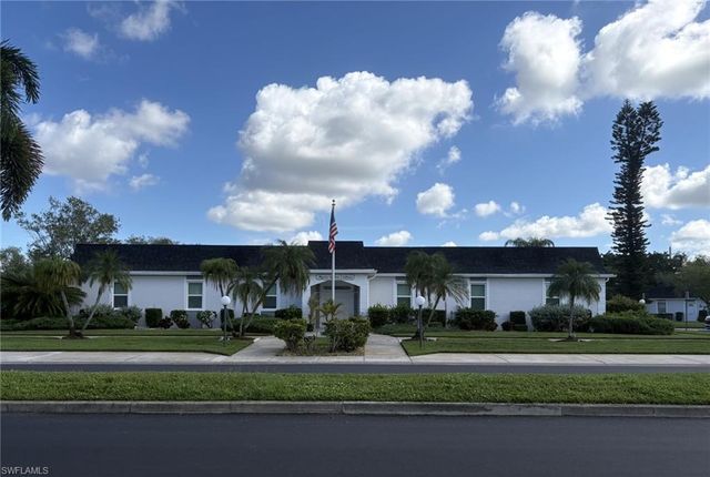 6888 Bogey DR, Fort Myers, FL 33919