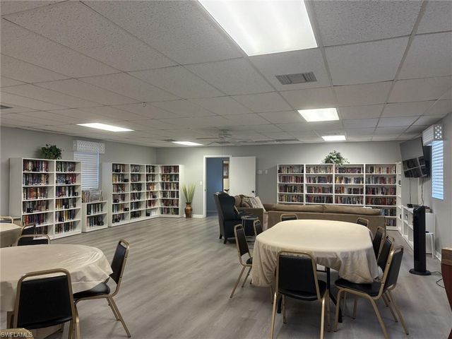 6888 Bogey DR, Fort Myers, FL 33919