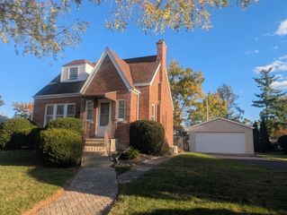 543 Columbia Avenue, Des Plaines, IL 60016