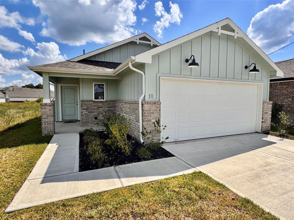 131 County Road 5102b, Cleveland, TX 77327