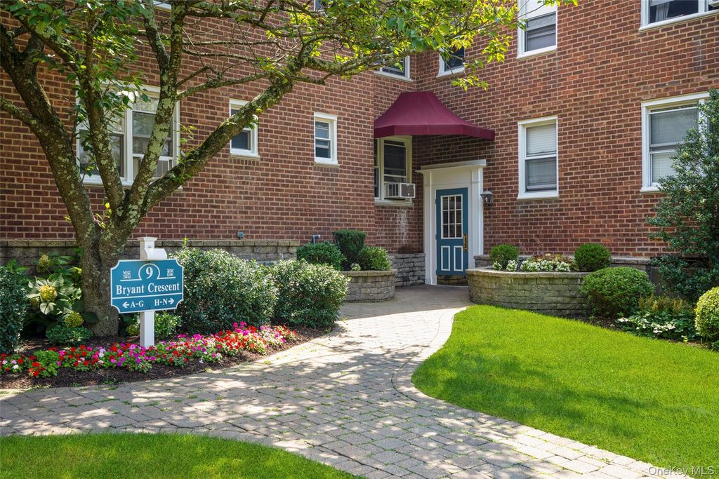 9 Bryant Crescent 1J, White Plains, NY 10605 — photo 4