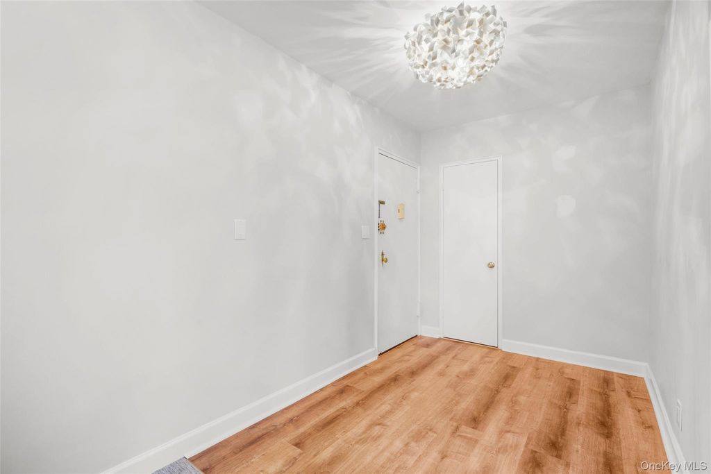 9 Bryant Crescent 1J, White Plains, NY 10605 — photo 5