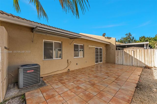 7665 NW 183rd Ter 1405, Hialeah, FL 33015