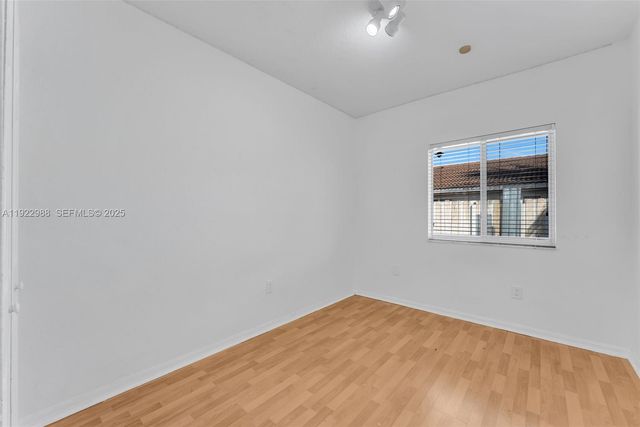 7665 NW 183rd Ter 1405, Hialeah, FL 33015