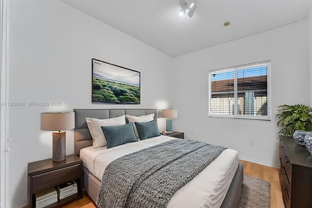 7665 NW 183rd Ter 1405, Hialeah, FL 33015