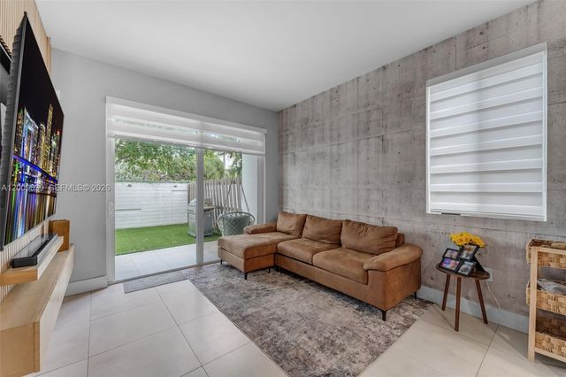 7234 NW 103rd Path, Doral, FL 33178