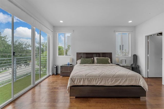 7234 NW 103rd Path, Doral, FL 33178