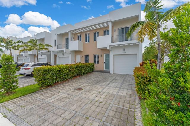 7234 NW 103rd Path, Doral, FL 33178