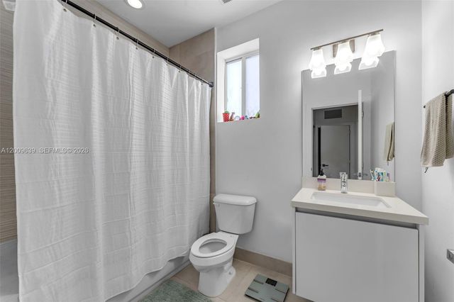 7234 NW 103rd Path, Doral, FL 33178