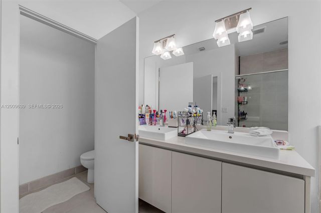 7234 NW 103rd Path, Doral, FL 33178
