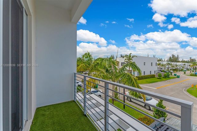 7234 NW 103rd Path, Doral, FL 33178