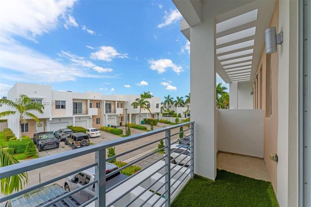 7234 NW 103rd Path, Doral, FL 33178