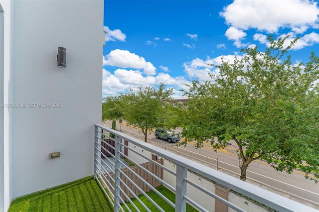 7234 NW 103rd Path, Doral, FL 33178