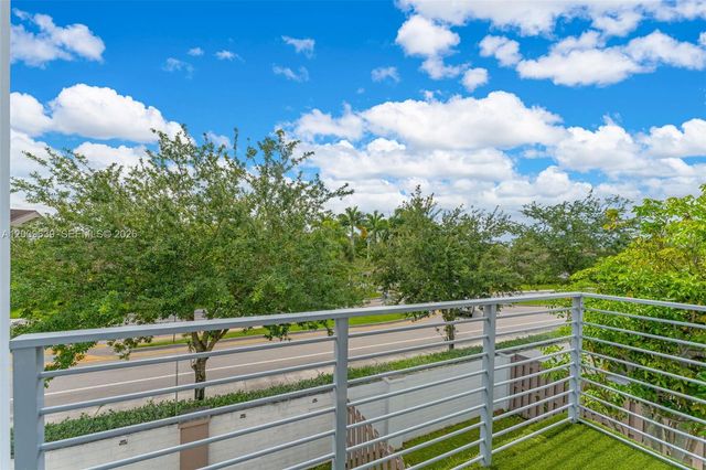 7234 NW 103rd Path, Doral, FL 33178
