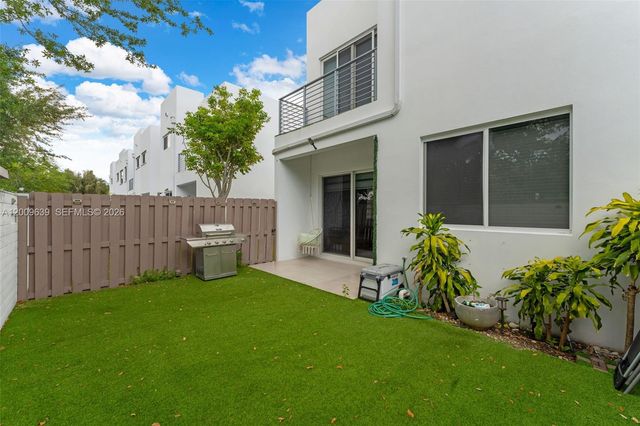 7234 NW 103rd Path, Doral, FL 33178