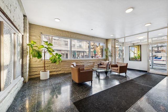 5801 N Sheridan Road 2B, Chicago, IL 60660