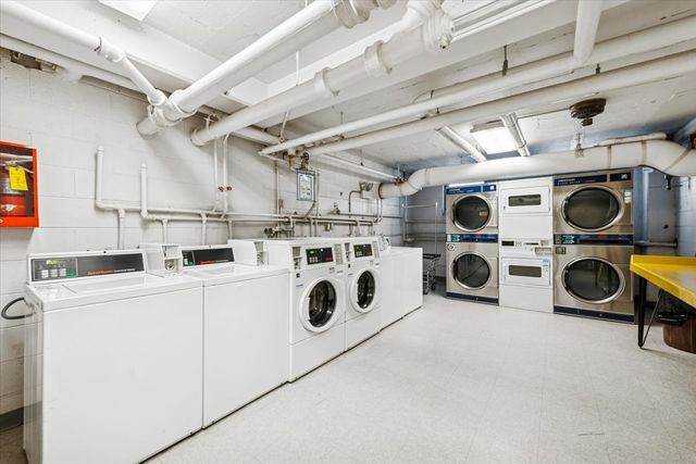 5801 N Sheridan Road 2B, Chicago, IL 60660