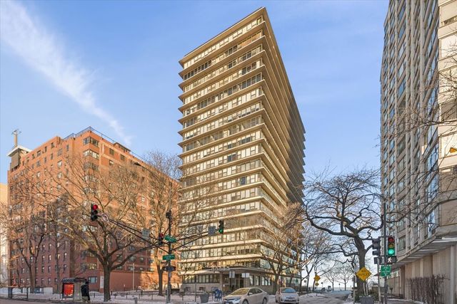 5801 N Sheridan Road 2B, Chicago, IL 60660