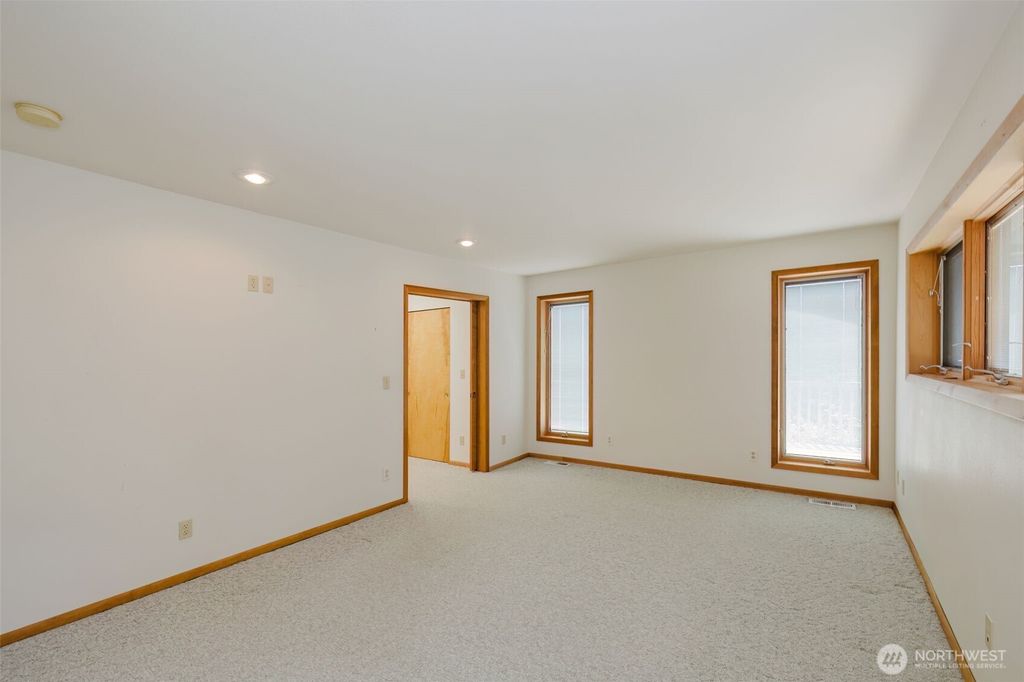 Image 22 of property listing at 1225 NE Hoffs Drive Drive, Poulsbo, WA 98370