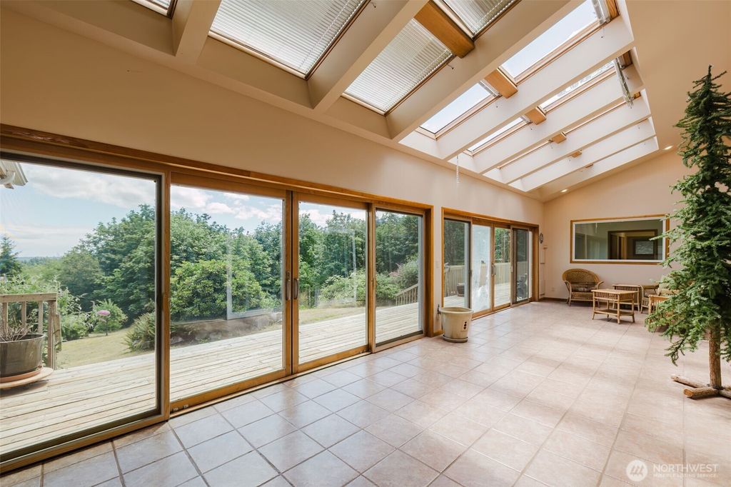 Image 7 of property listing at 1225 NE Hoffs Drive Drive, Poulsbo, WA 98370