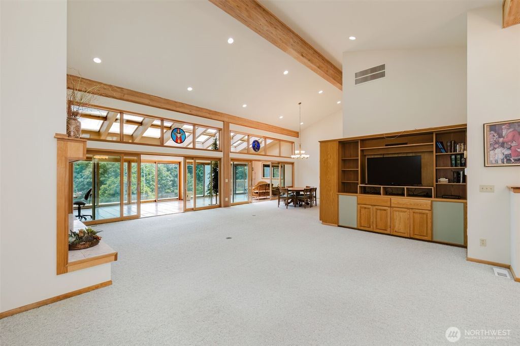 Image 9 of property listing at 1225 NE Hoffs Drive Drive, Poulsbo, WA 98370