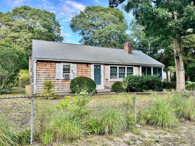 124 Gages Way, South Dennis, MA 02660