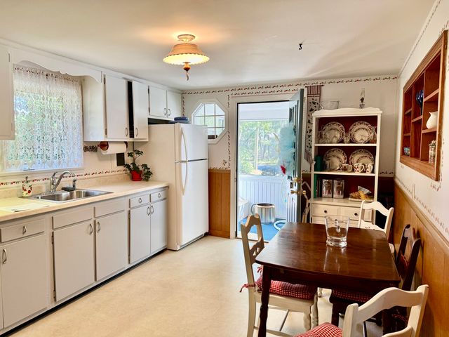 124 Gages Way, South Dennis, MA 02660