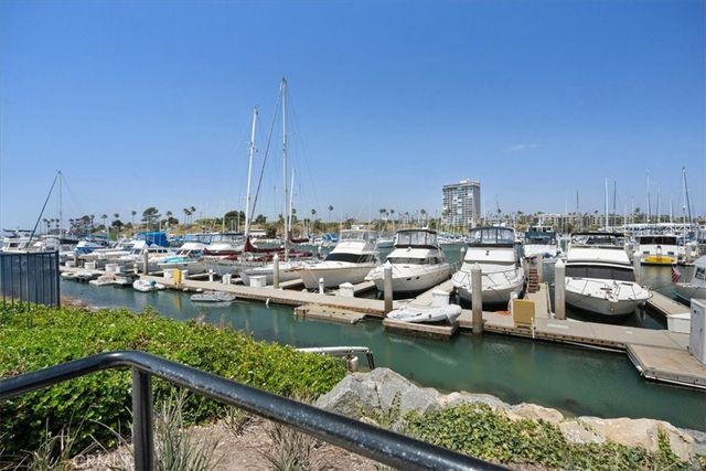 1202 N Pacific Street 204A, Oceanside, CA 92054