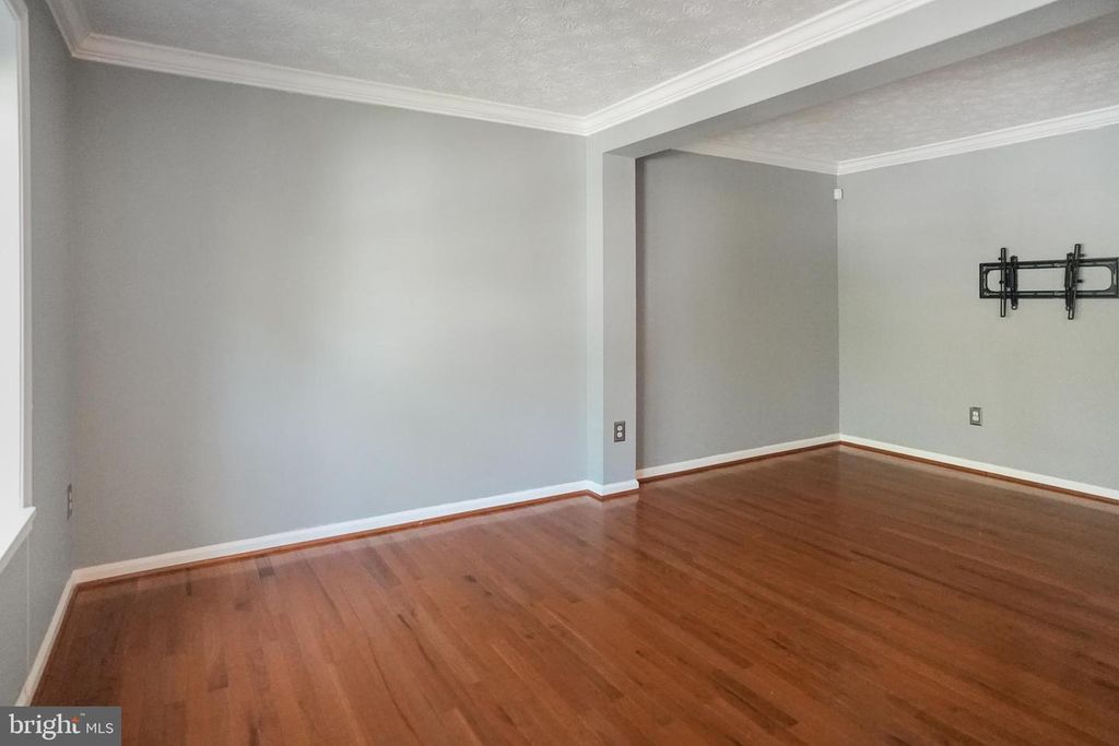 6044 HYDRANGEA DR, Alexandria, VA 22310