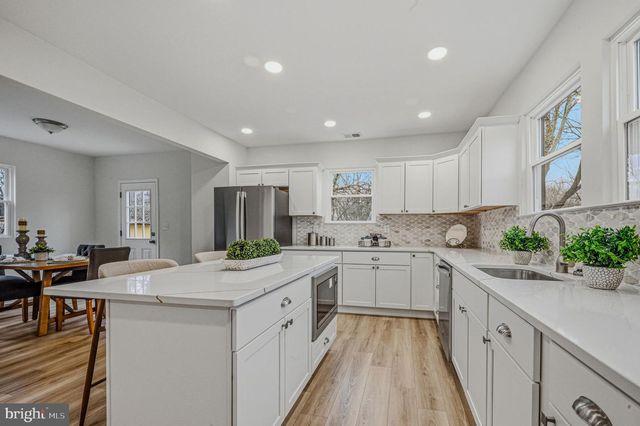 2 FRANKLIN AVE, Claymont, DE 19703