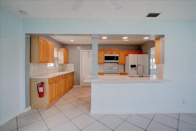 2086 SW 12th Avenue, Boynton Beach, FL 33426