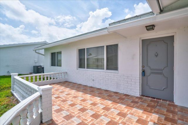 2086 SW 12th Avenue, Boynton Beach, FL 33426