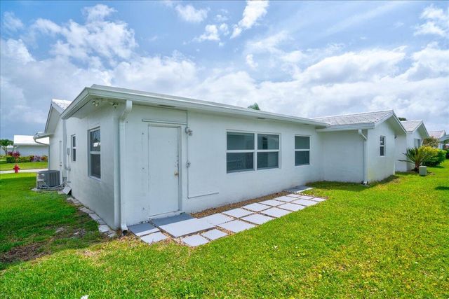 2086 SW 12th Avenue, Boynton Beach, FL 33426