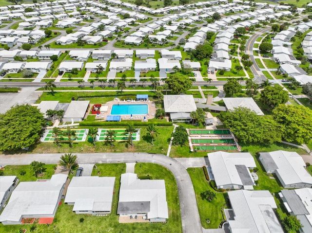 2086 SW 12th Avenue, Boynton Beach, FL 33426