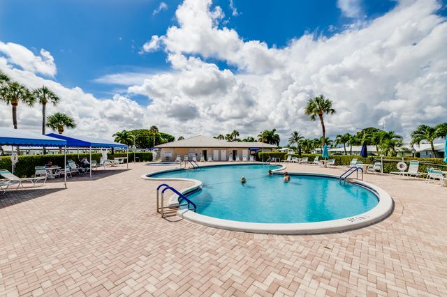 2086 SW 12th Avenue, Boynton Beach, FL 33426
