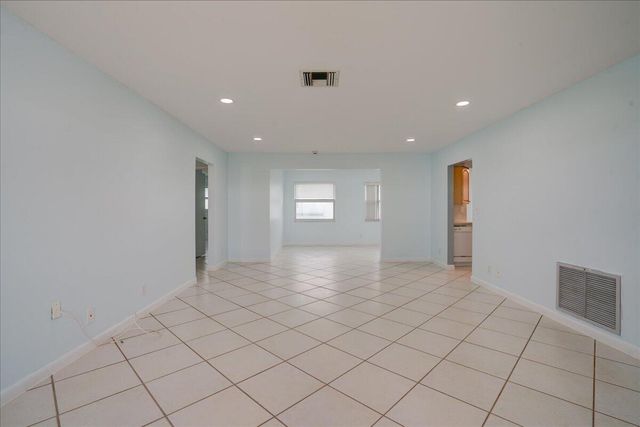 2086 SW 12th Avenue, Boynton Beach, FL 33426