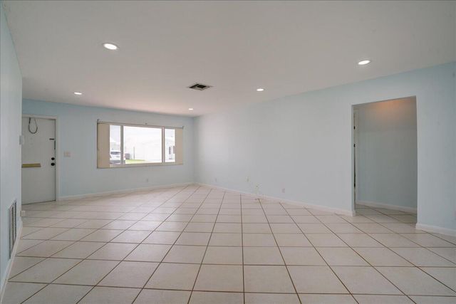 2086 SW 12th Avenue, Boynton Beach, FL 33426