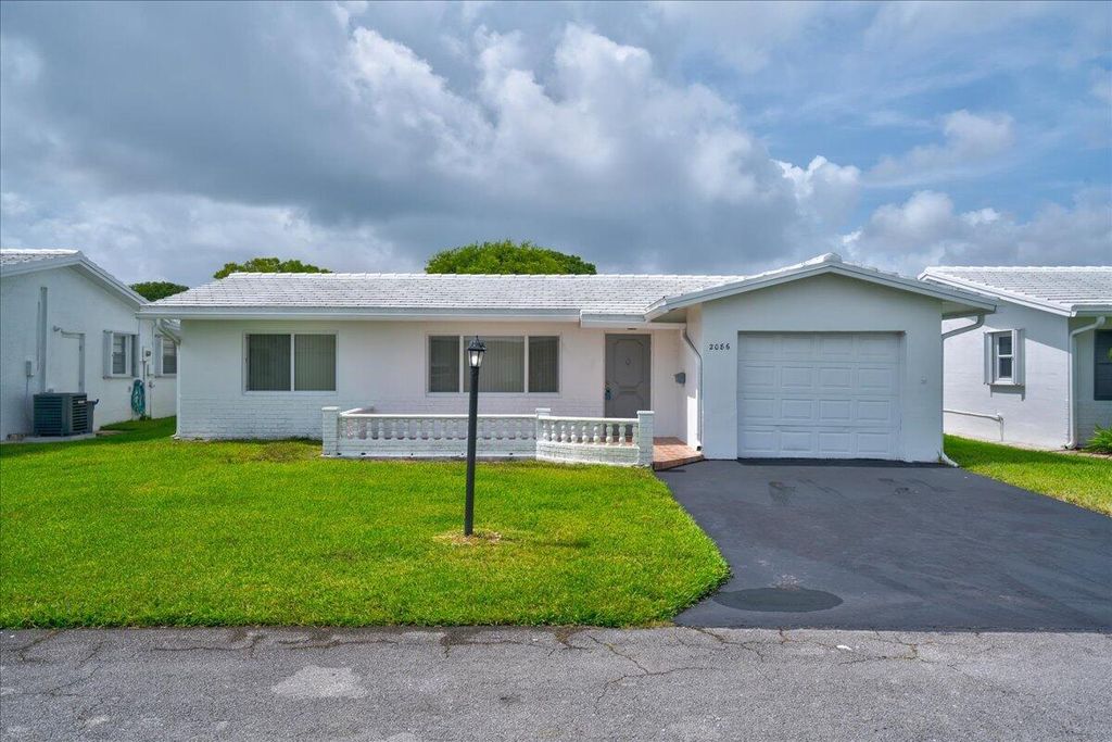 2086 SW 12th Avenue, Boynton Beach, FL 33426