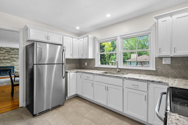 95 W Langley Road W, Battle Creek, MI 49015