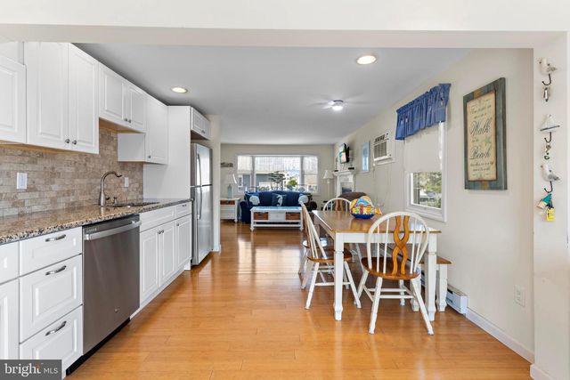 65 MYRTLE DR, Manahawkin, NJ 08050