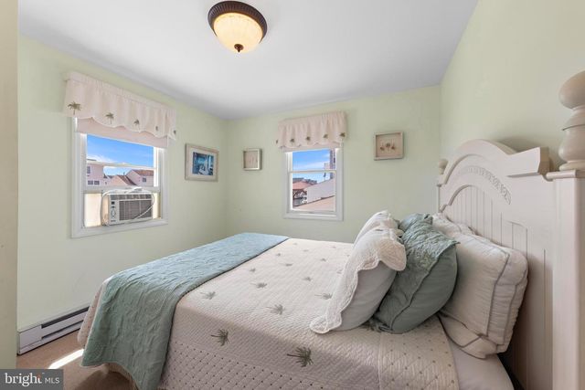 65 MYRTLE DR, Manahawkin, NJ 08050