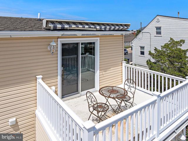 65 MYRTLE DR, Manahawkin, NJ 08050