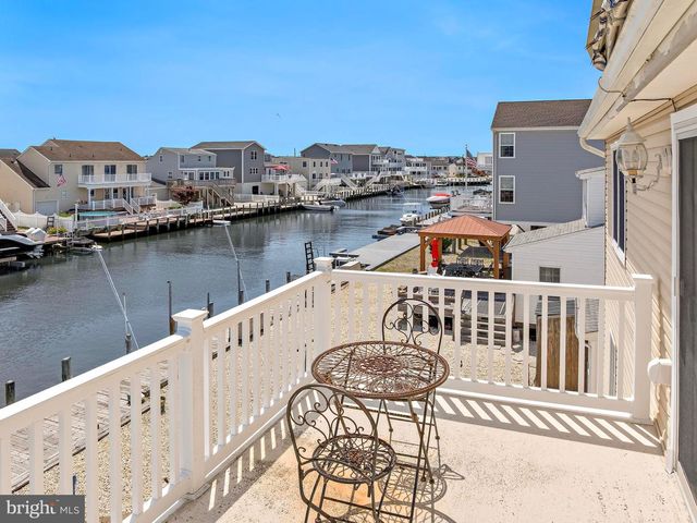 65 MYRTLE DR, Manahawkin, NJ 08050